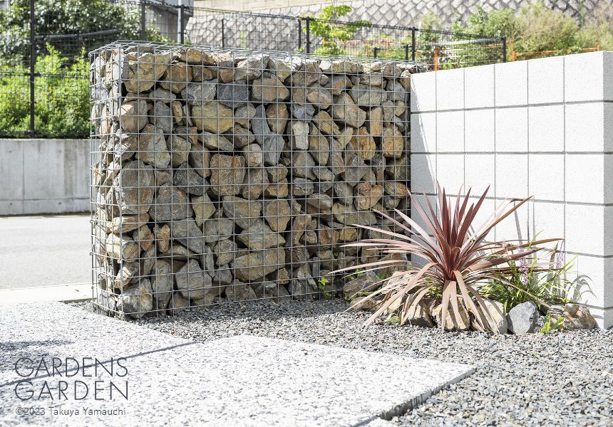 ガビオンとロックガーデンが出迎える家 - GARDENS GARDEN 新潟西